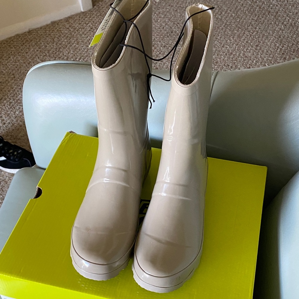 Western Chief Cream Patent Mid-Calf Platform Boots